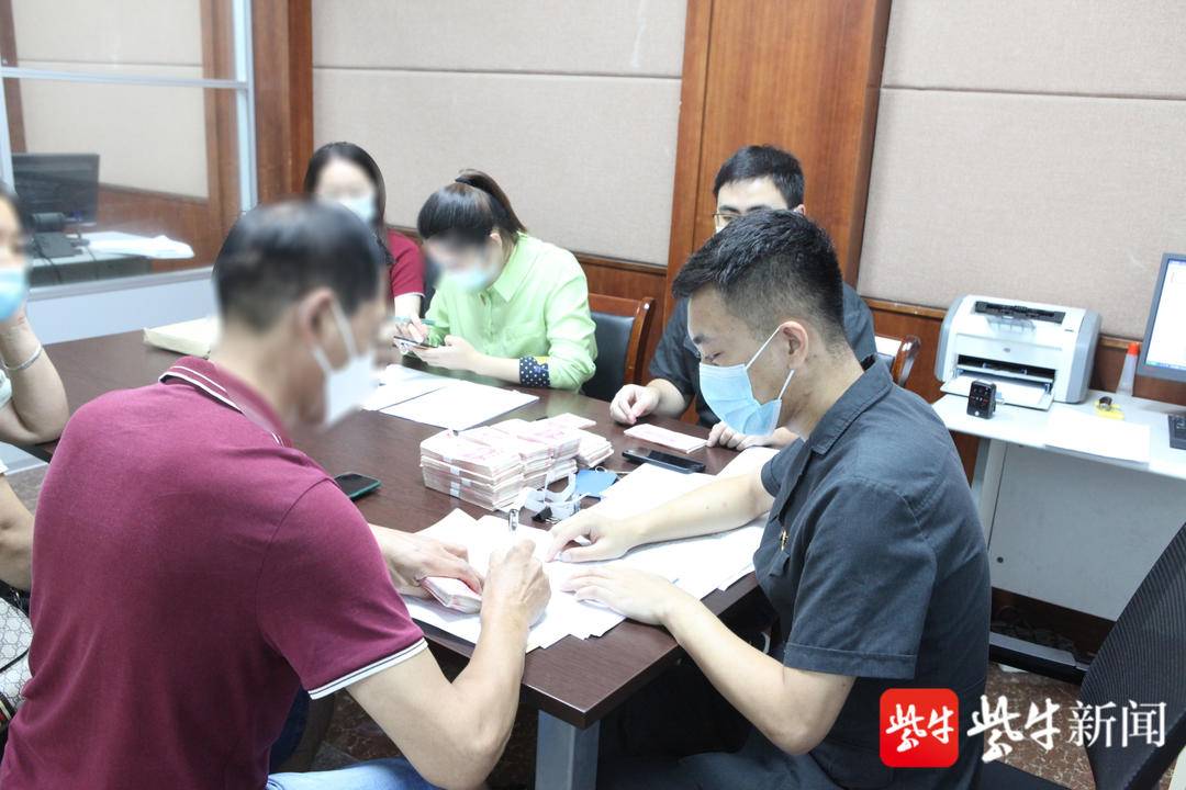 15名建筑工人工资被拖欠，求助“12351”热线后顺利解决