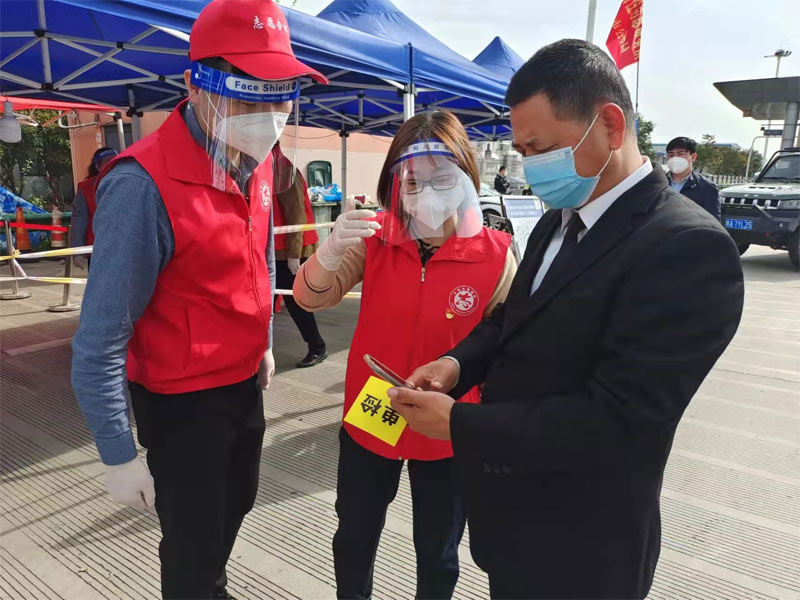 齐心抗灾！华容农商银行在行动