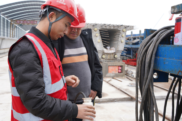 湖南重点水运建设项目节后复工复产忙 抢抓工程进度