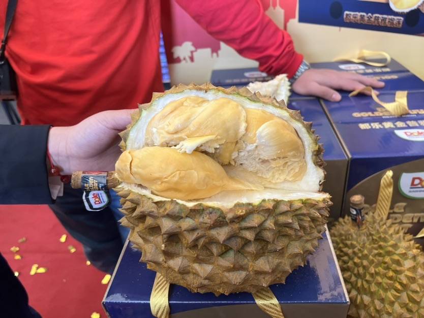 年轻人消费“含金量”提升，黄金市场“小而美”产品热销