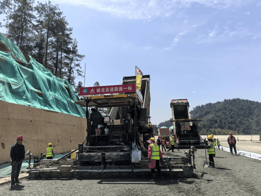 湖南首条“四改八”高速公路迎关键进展