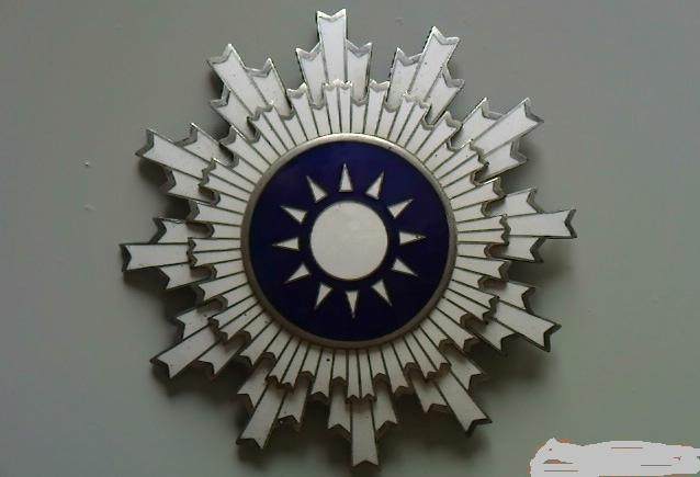 一枚勋章，一份传承！五矿二十三冶慰问抗战老同志