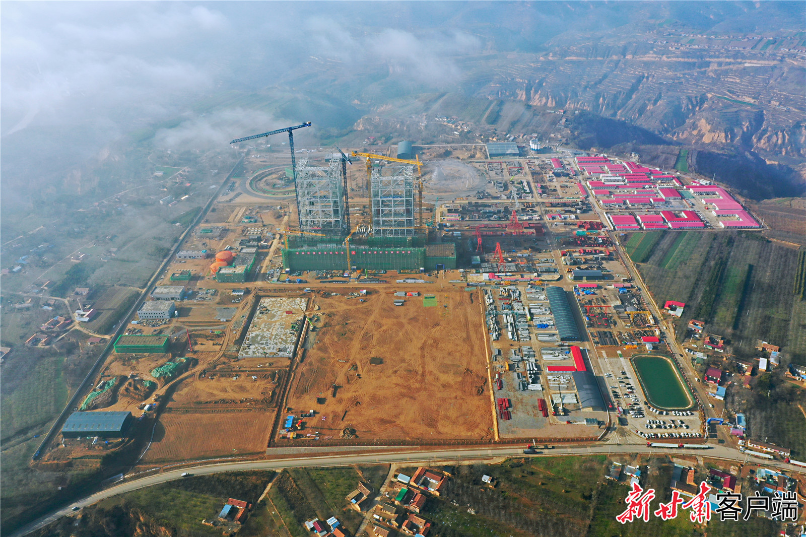 国内首个！湖南安装国能宁夏六盘山电厂项目1号间冷塔主体钢结构整体提升顺利完成