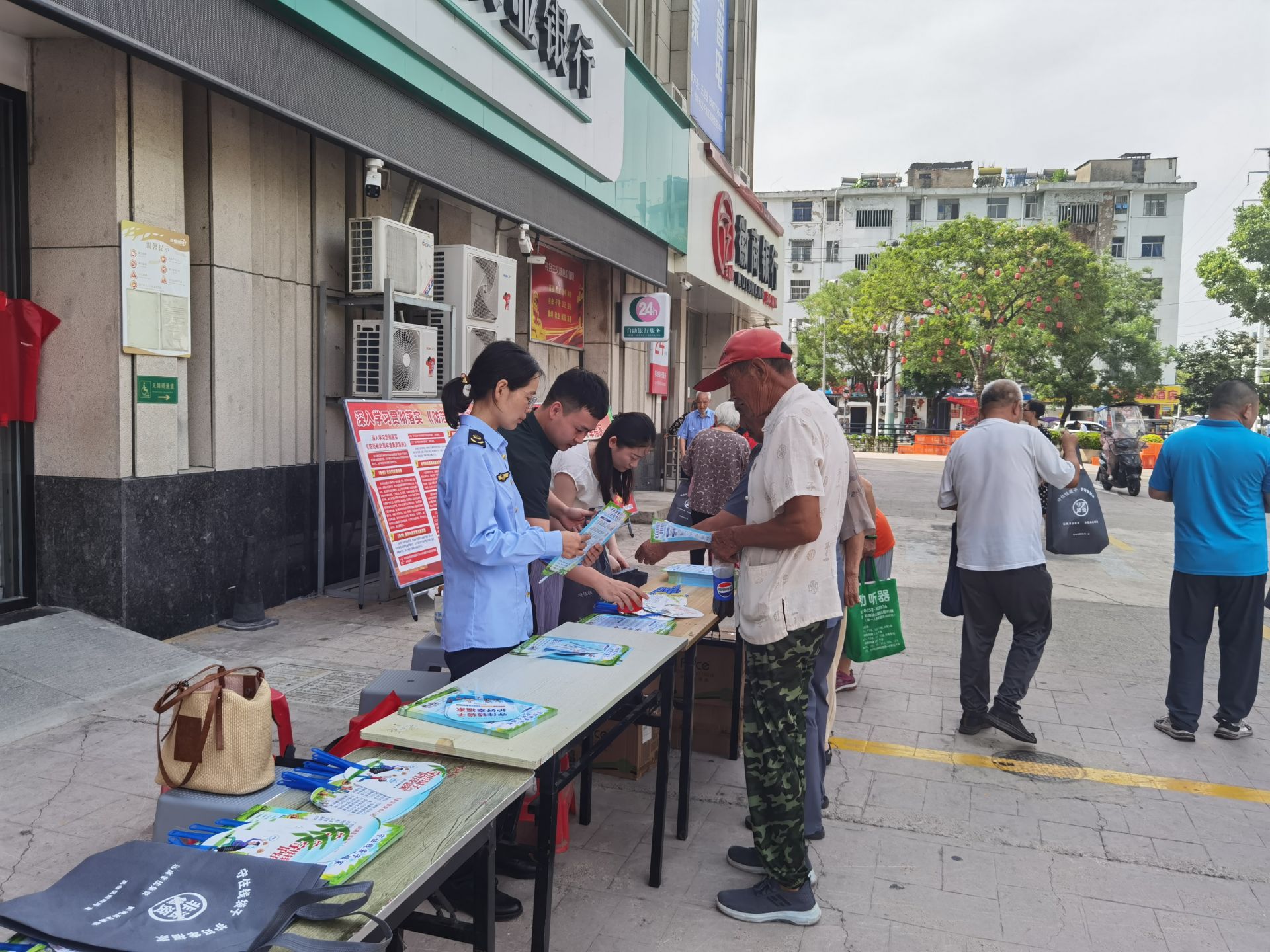 “靖”心护权益，“港”好暖民心 望城金融监管支局开展金融教育宣传周活动