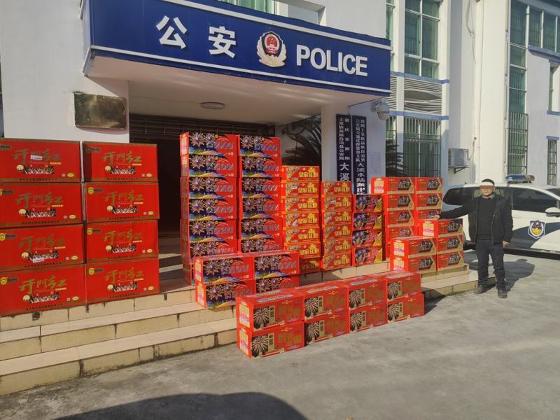 非法运输烟花爆竹!严惩!